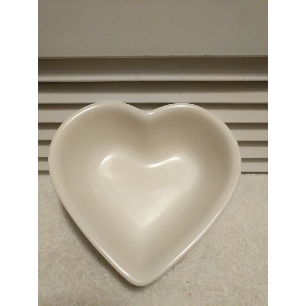 Pfaltzgraff Tea Rose Beige Pink Rose Pattern Heart Shape Stoneware Serving Bowl